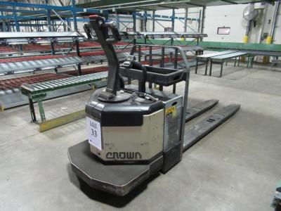 CROWN PE 3000 SERIES 6,000 POUND CAPACITY DOUBLE JACK MODEL PE 3540-60 UNIT# 12 (BATTERY CHARGER NOT INCLUDED, SOLD SEPERATLY)